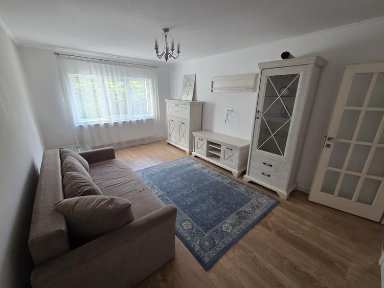 Apartament cu 2 camere decomandat în Republicii