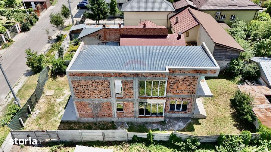 Casă cu 5 camere cu Teren 400 Mp în Central