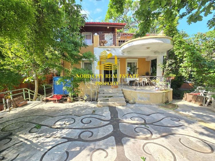 Casă individuală cu 6 camere cu Canalizare în Izvorani