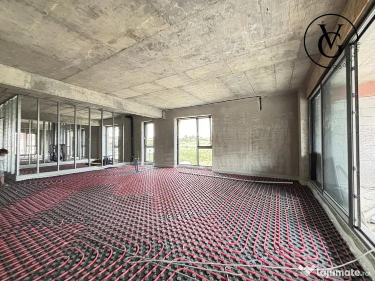Apartament cu 4 camere decomandat în Central