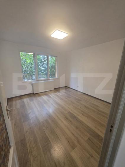 Apartament cu 3 camere decomandat în Craiter