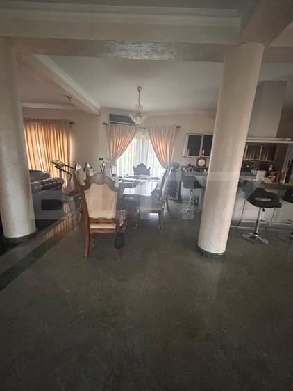 Casă individuală cu 8 camere cu Piscina în Dumbrăvița