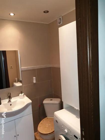 Apartament cu 2 camere decomandat în Titan