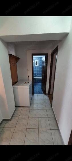 Apartament cu 3 camere decomandat în Poiana