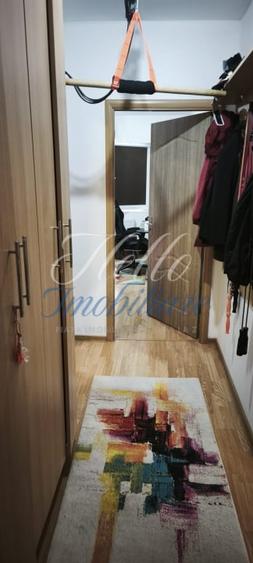 Apartament cu 3 camere semidecomandat, mobilat în Florești
