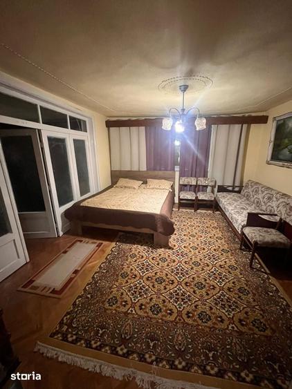 Casă cu 5 camere cu Teren 1800 Mp în Călugări