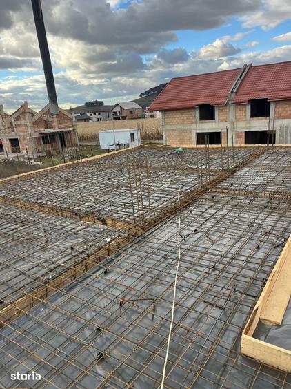 Casă cu 4 camere cu Teren 500 Mp în Sânpetru