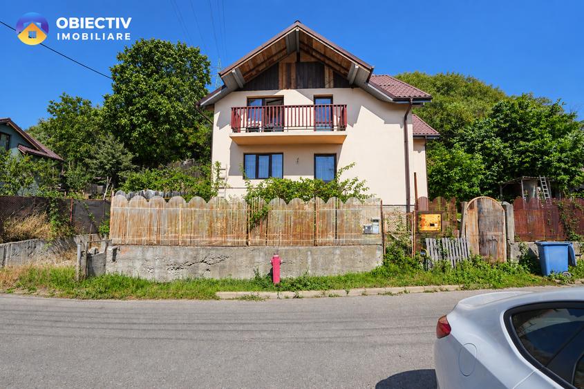 Casă individuală cu 7 camere cu Canalizare în Sărata