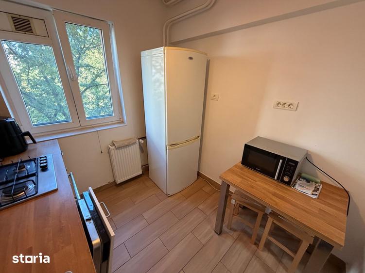 Apartament cu 2 camere decomandat în Titan
