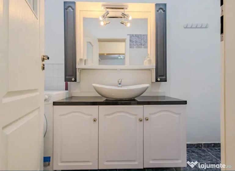 Apartament cu 2 camere semidecomandat în Centrul Istoric