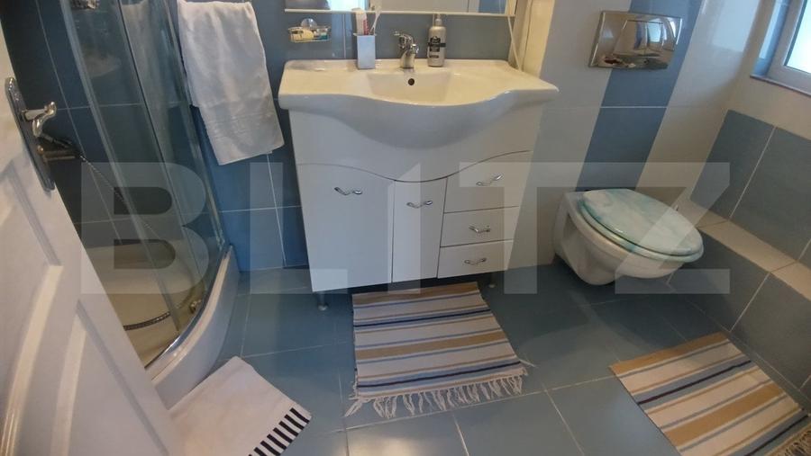 Casă individuală cu 7 camere cu Canalizare în Cetate
