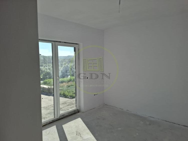Casă individuală cu 4 camere cu Canalizare în Exterior Sud