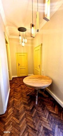 Apartament cu 4 camere în Ultracentral