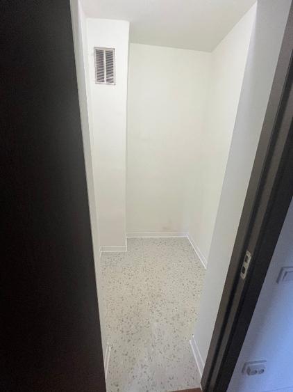 Apartament cu 4 camere semidecomandat în Independenței