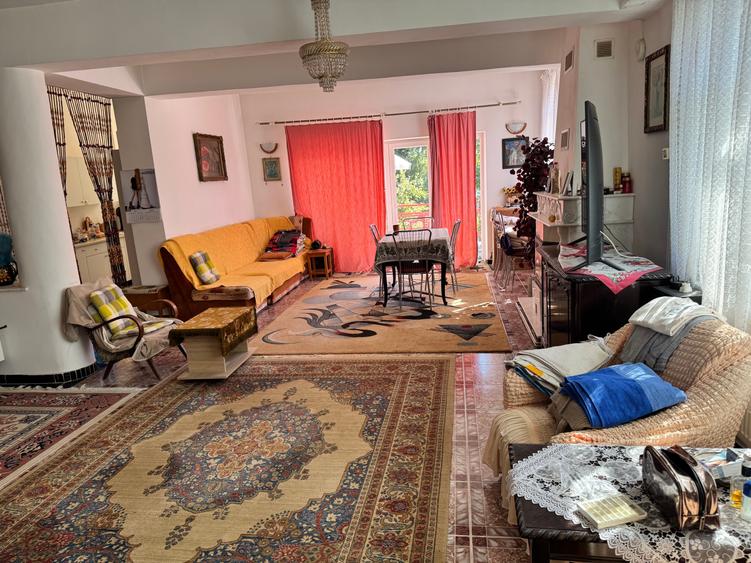 Casă cu 7 camere cu Piscina în Siliștea Snagovului