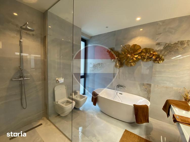 Casă cu 5 camere cu Teren 327 Mp în Băneasa