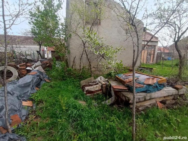 vand casa 8n Moldova veche - 2