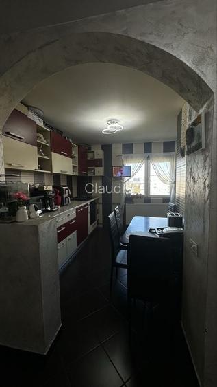 Vand apartament 3 camere- 13 septembrie s5