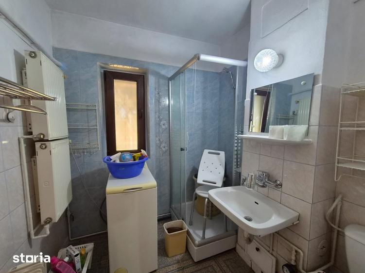 Apartament cu 2 camere decomandat în Energiei