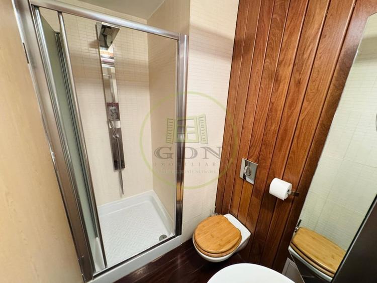 Apartament cu 3 camere semidecomandat, mobilat în Clăbucet