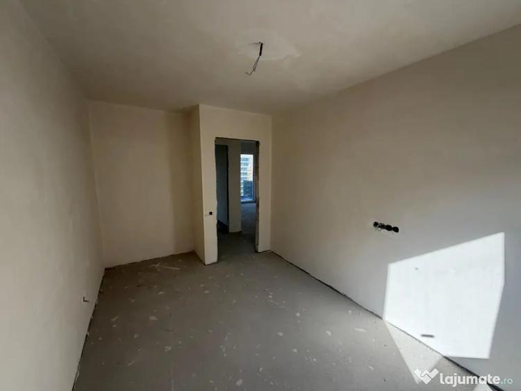 Apartament cu 3 camere semidecomandat în Zorilor