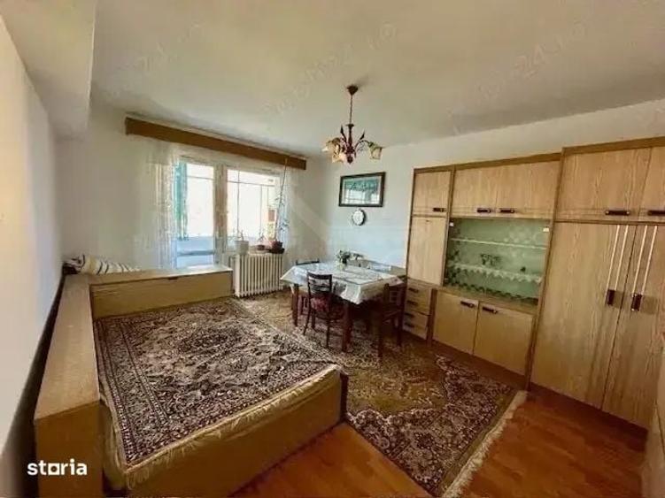 Apartament cu 3 camere în Unirii