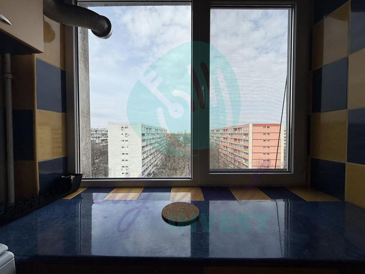 Apartament cu 3 camere semidecomandat în Câmpia Libertății