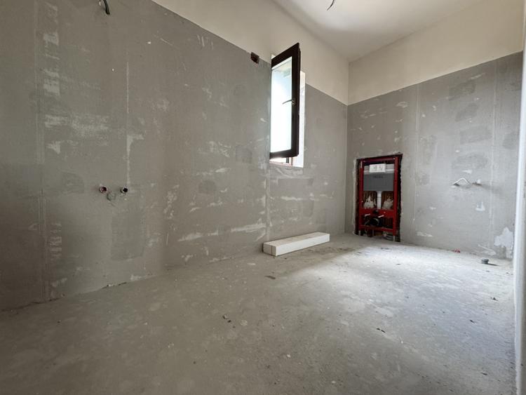Duplex cu 4 camere cu Canalizare în Chișoda