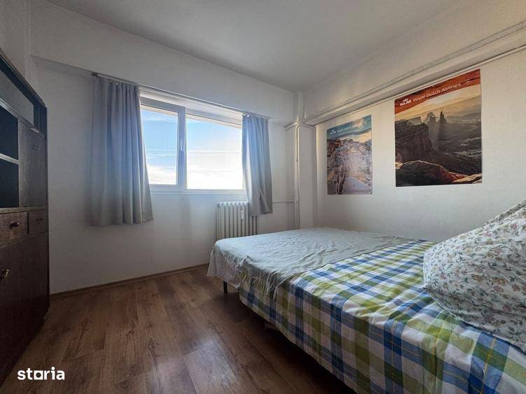 Apartament cu 4 camere decomandat în Ștefan cel Mare