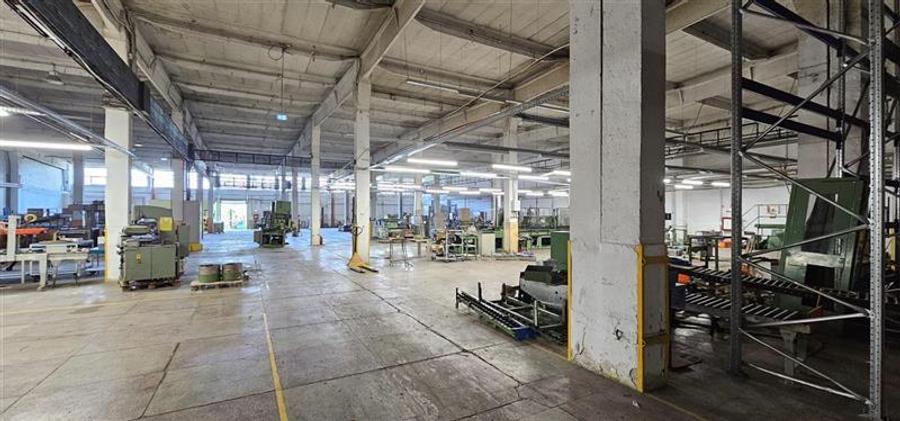 Spațiu industrial, de 4,400 mp, în Central