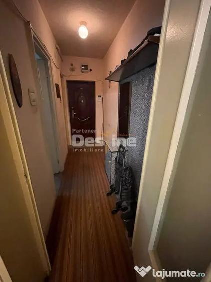 Apartament cu 3 camere semidecomandat în Giulești