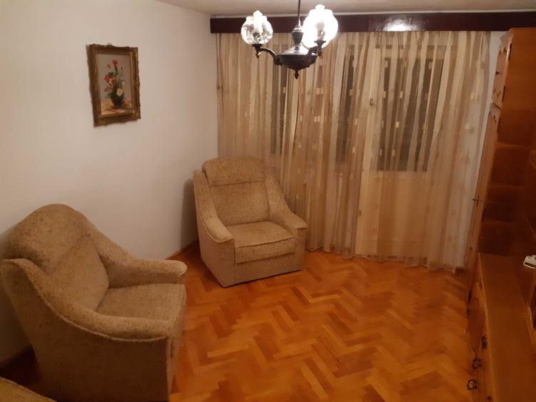 Apartament cu 3 camere decomandat în Micro 14