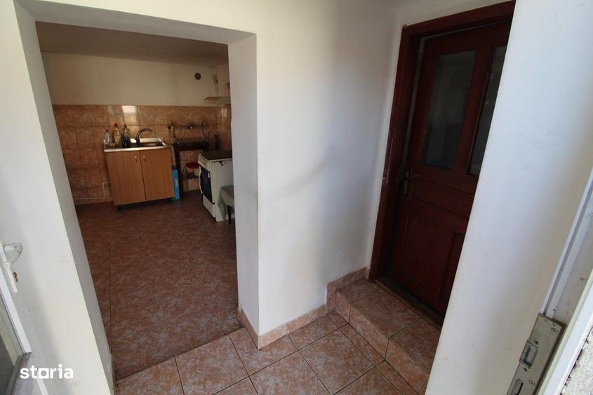 Casă cu 2 camere în Peștișu Mare
