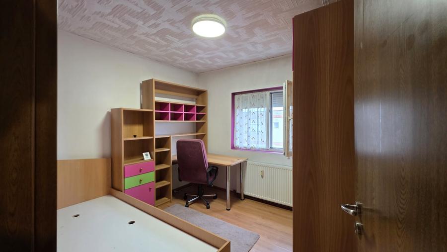 Apartament cu 3 camere decomandat, mobilat în Elisabetin