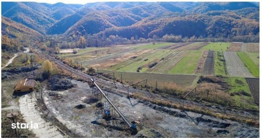 Teren de 1360 mp, în Brebu