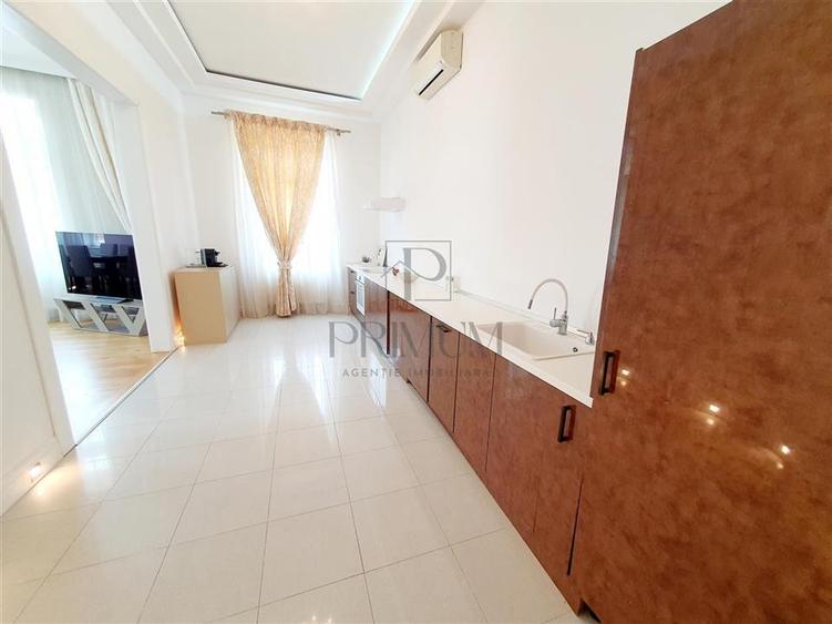 Apartament cu 3 camere semidecomandat, mobilat în Neptun
