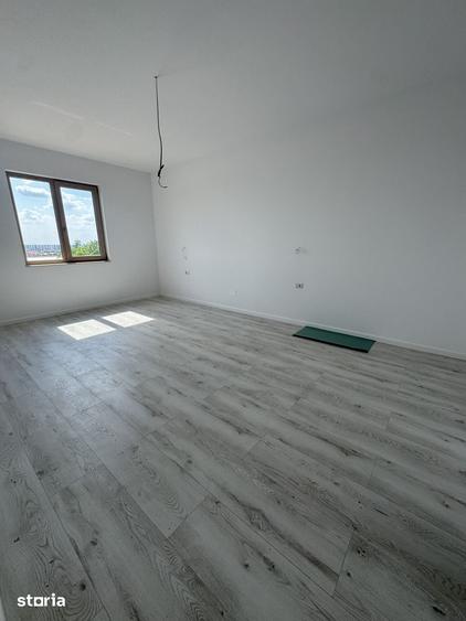 Casă cu 4 camere cu Teren 420 Mp în Plaiul Vulcanești