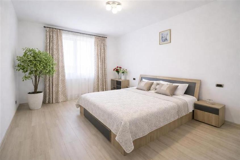 Premium Clasa A, 75mp, luminos, mobilat, echipat, ca nou, panorama, Tractorul, B - 4