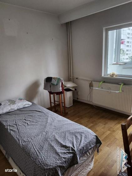 Apartament cu 3 camere decomandat în Drumul Sării