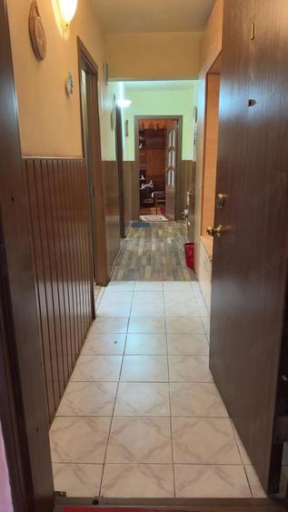 Apartament cu 4 camere decomandat în Decebal
