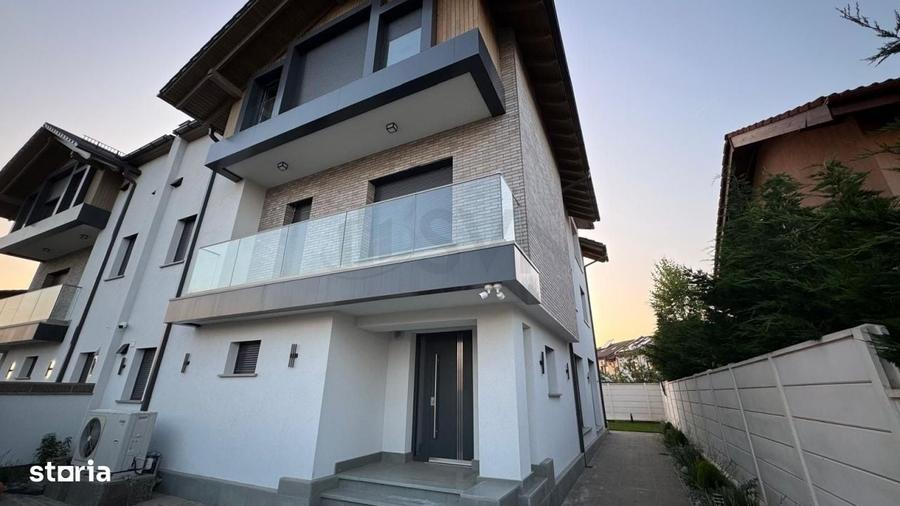 Casă cu 4 camere decomandat în Băneasa