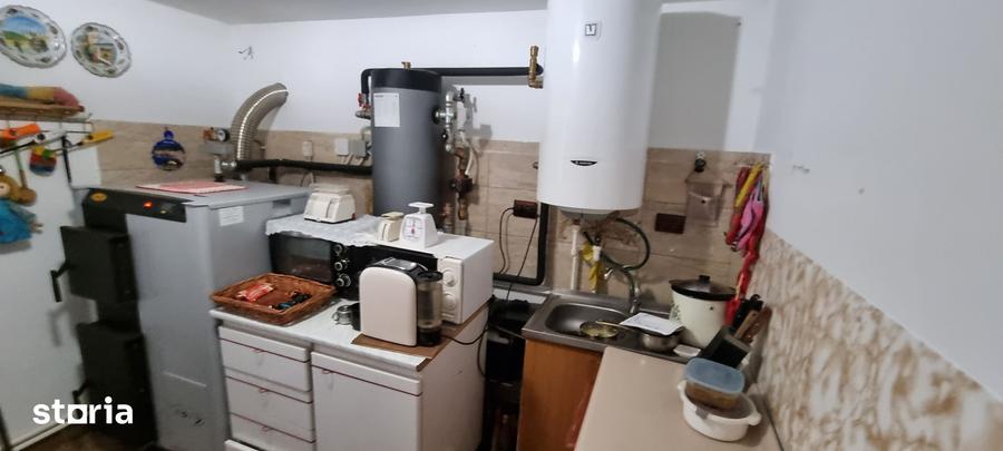 Casă cu 4 camere cu Teren 1400 Mp în Mihai Eminescu