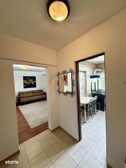 Inchiriez Apartament Renovat 3 Camere Pajura, sect. 1 - 10