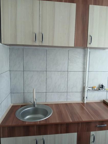 Garsonieră decomandată în Vest