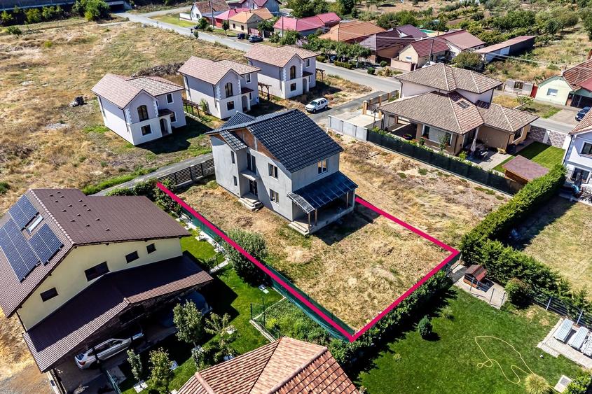 Casă individuală cu 4 camere cu Canalizare în Aradul Nou