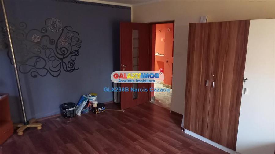 Casă cu 7 camere cu Teren 359 Mp în 1 Mai