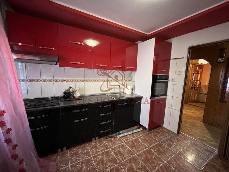 Apartament cu 3 camere decomandat în Dâmbovița