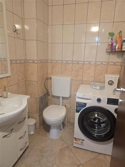 Apartament cu 3 camere decomandat, mobilat în Central