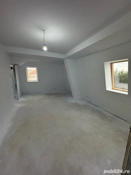 Casă cu Teren 605 Mp în Albina
