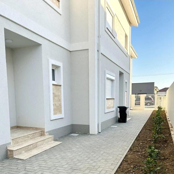 Casă cu 6 camere cu Teren 120 Mp în Calea Urseni